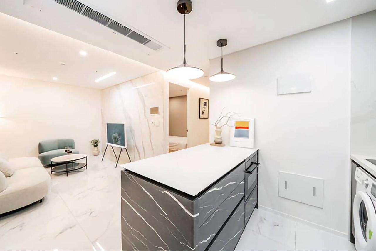 Apartamento Uh Flat The Seocho Seúl Exterior foto