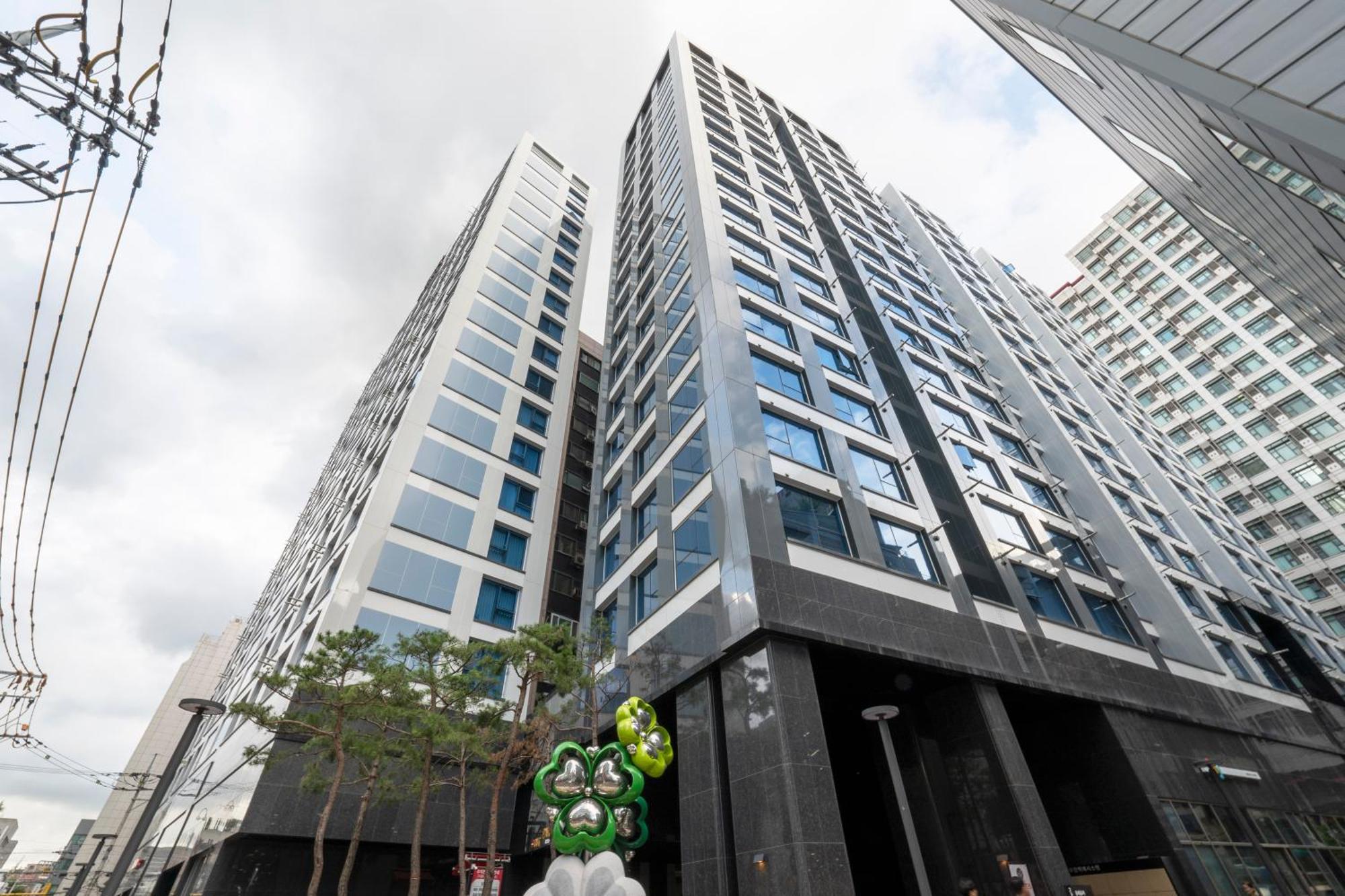 Apartamento Uh Flat The Seocho Seúl Exterior foto